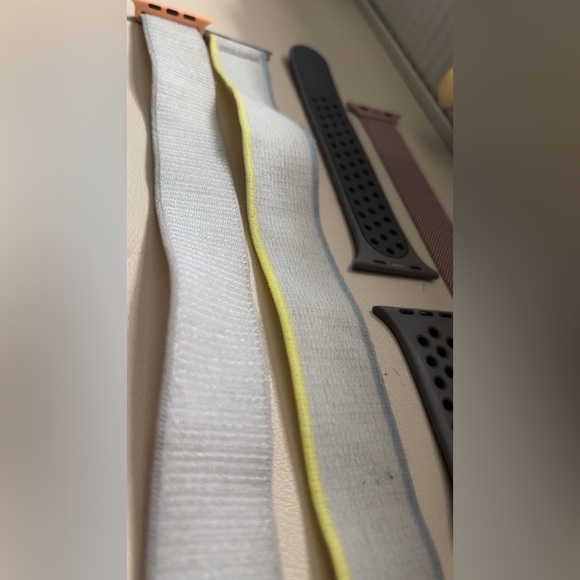 Apple White Smartwatch Packaging starlight - Picture 7 of 12